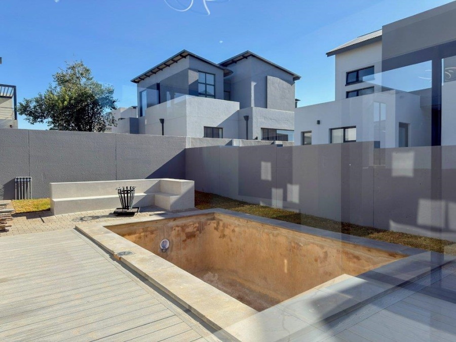 4 Bedroom Property for Sale in Fountainbrook Estate Gauteng