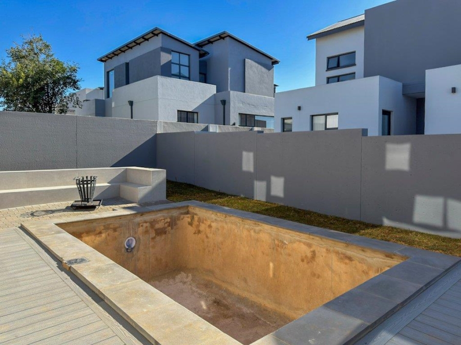 4 Bedroom Property for Sale in Fountainbrook Estate Gauteng