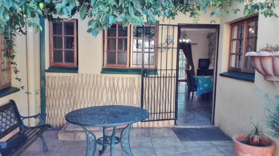 To Let 2 Bedroom Property for Rent in Bedford Gardens Gauteng