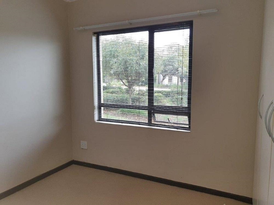 To Let 2 Bedroom Property for Rent in Jackal Creek Golf Estate Gauteng