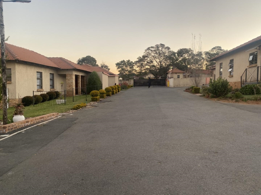 2 Bedroom Property for Sale in Groblerpark Gauteng