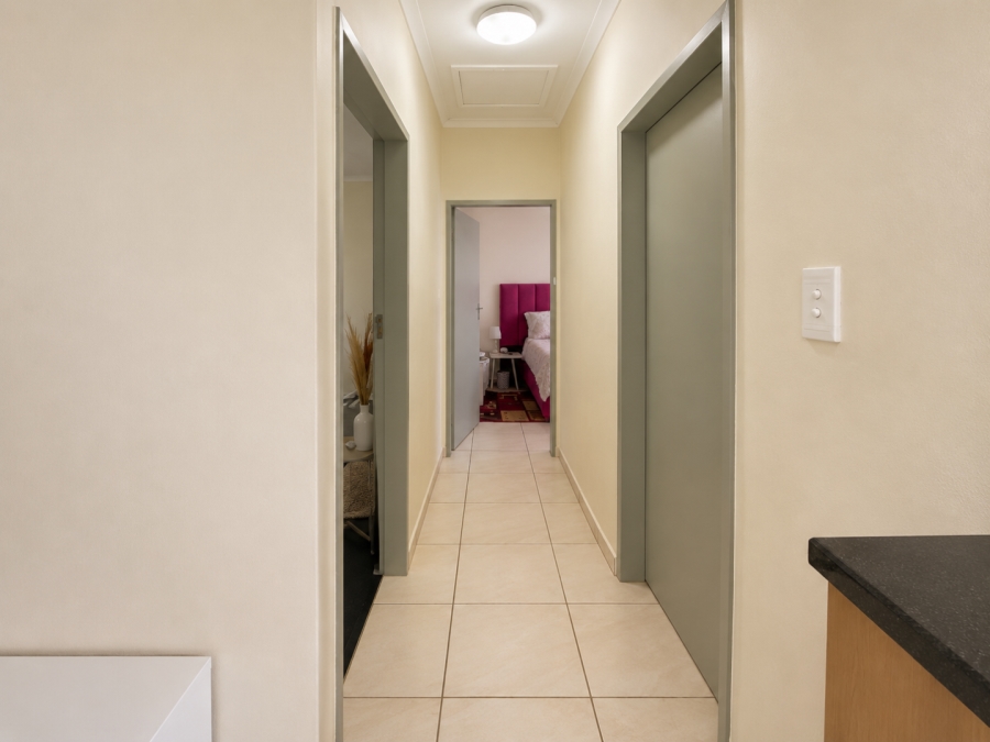 2 Bedroom Property for Sale in Groblerpark Gauteng