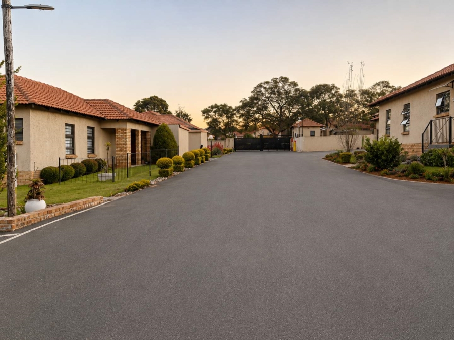 2 Bedroom Property for Sale in Groblerpark Gauteng