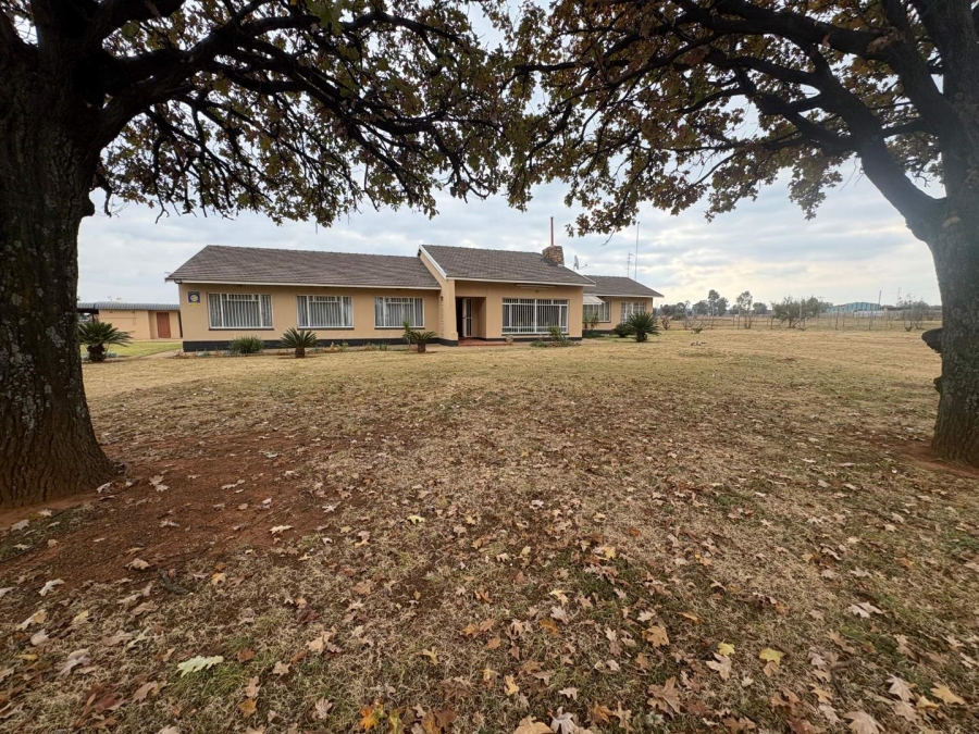 7 Bedroom Property for Sale in Valley Settlements A H Gauteng