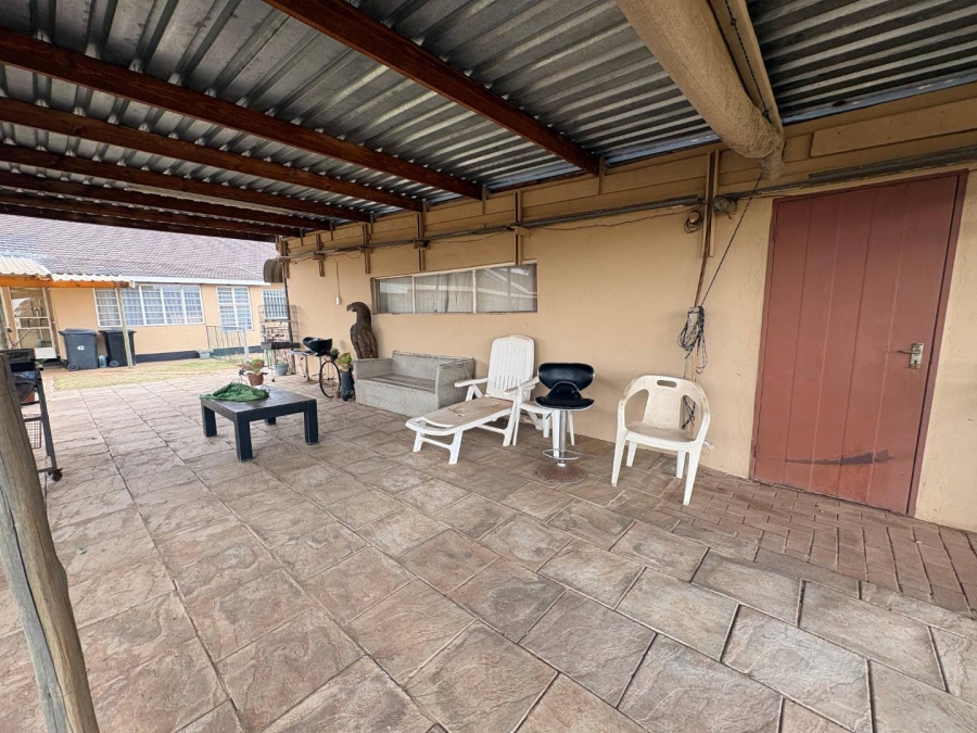 7 Bedroom Property for Sale in Valley Settlements A H Gauteng