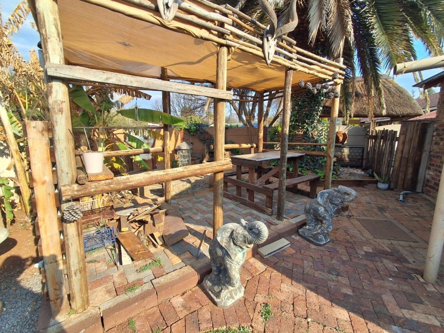 5 Bedroom Property for Sale in Golf Park Gauteng
