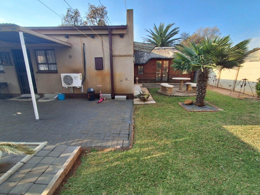 5 Bedroom Property for Sale in Golf Park Gauteng