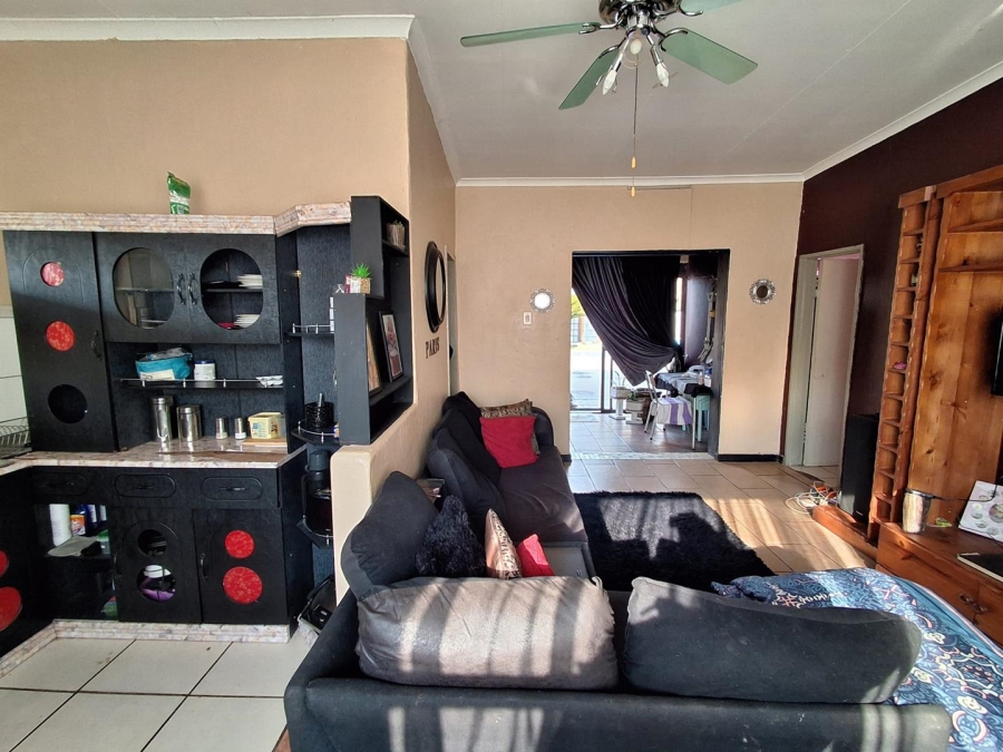 5 Bedroom Property for Sale in Golf Park Gauteng