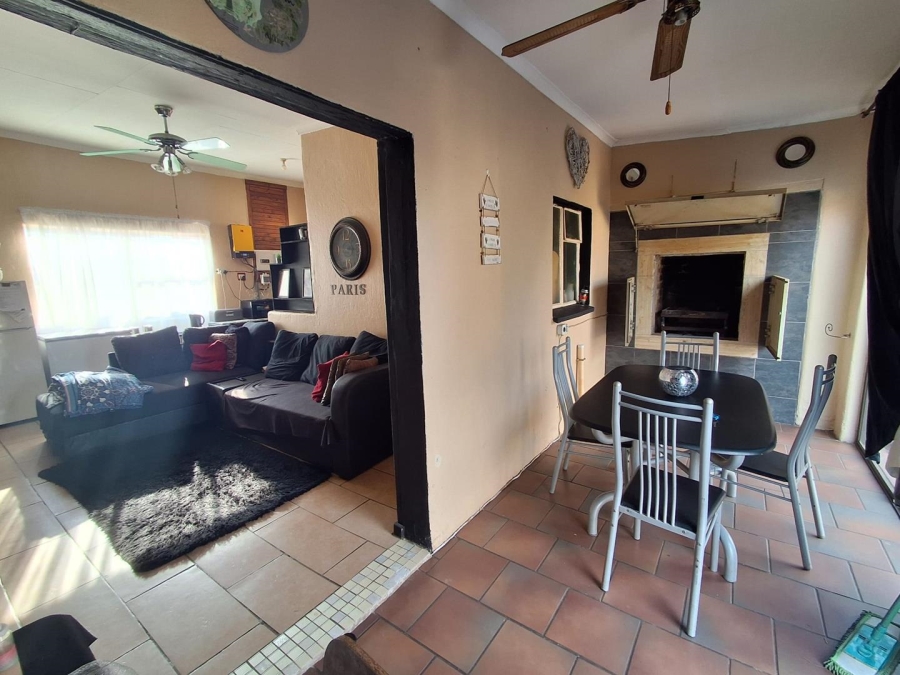 5 Bedroom Property for Sale in Golf Park Gauteng