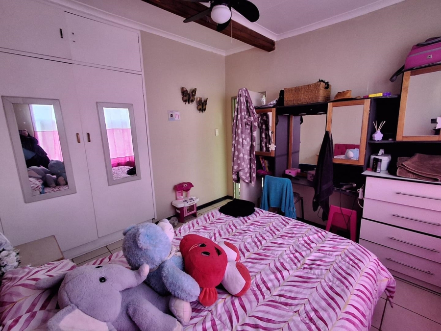 5 Bedroom Property for Sale in Golf Park Gauteng