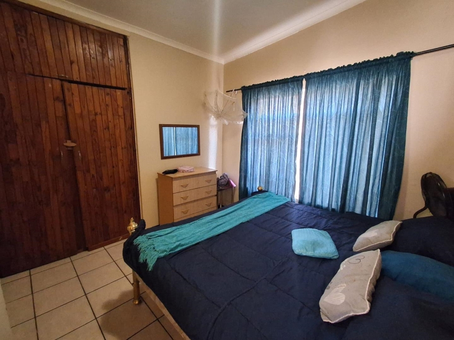 5 Bedroom Property for Sale in Golf Park Gauteng