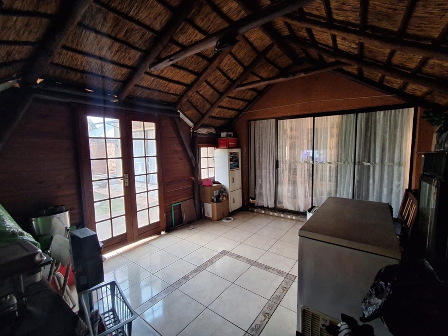 5 Bedroom Property for Sale in Golf Park Gauteng