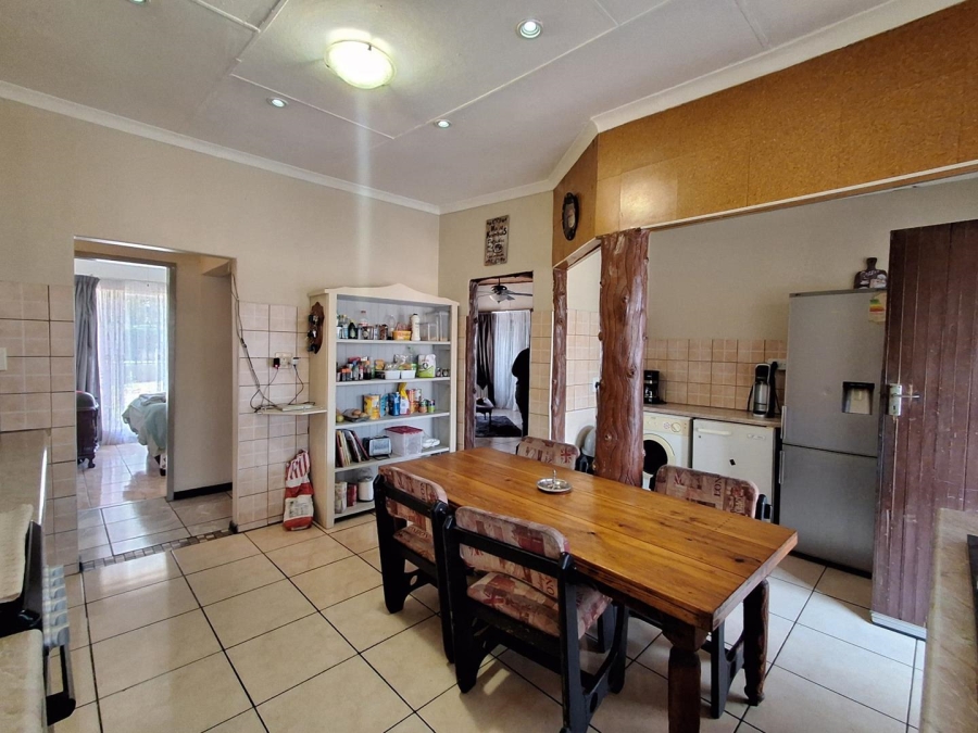 5 Bedroom Property for Sale in Golf Park Gauteng