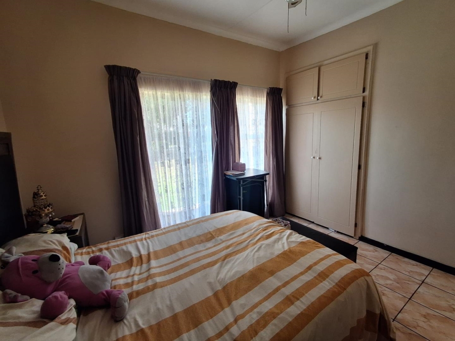 5 Bedroom Property for Sale in Golf Park Gauteng