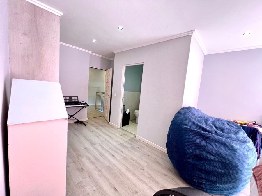 3 Bedroom Property for Sale in Bryanston Gauteng