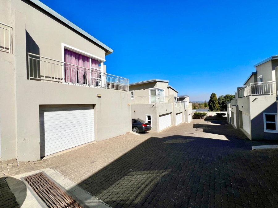 3 Bedroom Property for Sale in Bryanston Gauteng