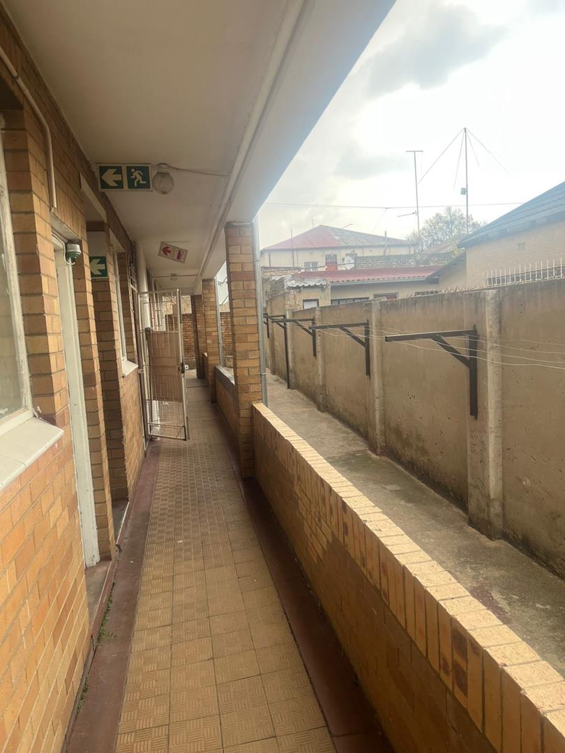 To Let 2 Bedroom Property for Rent in Rosettenville Gauteng