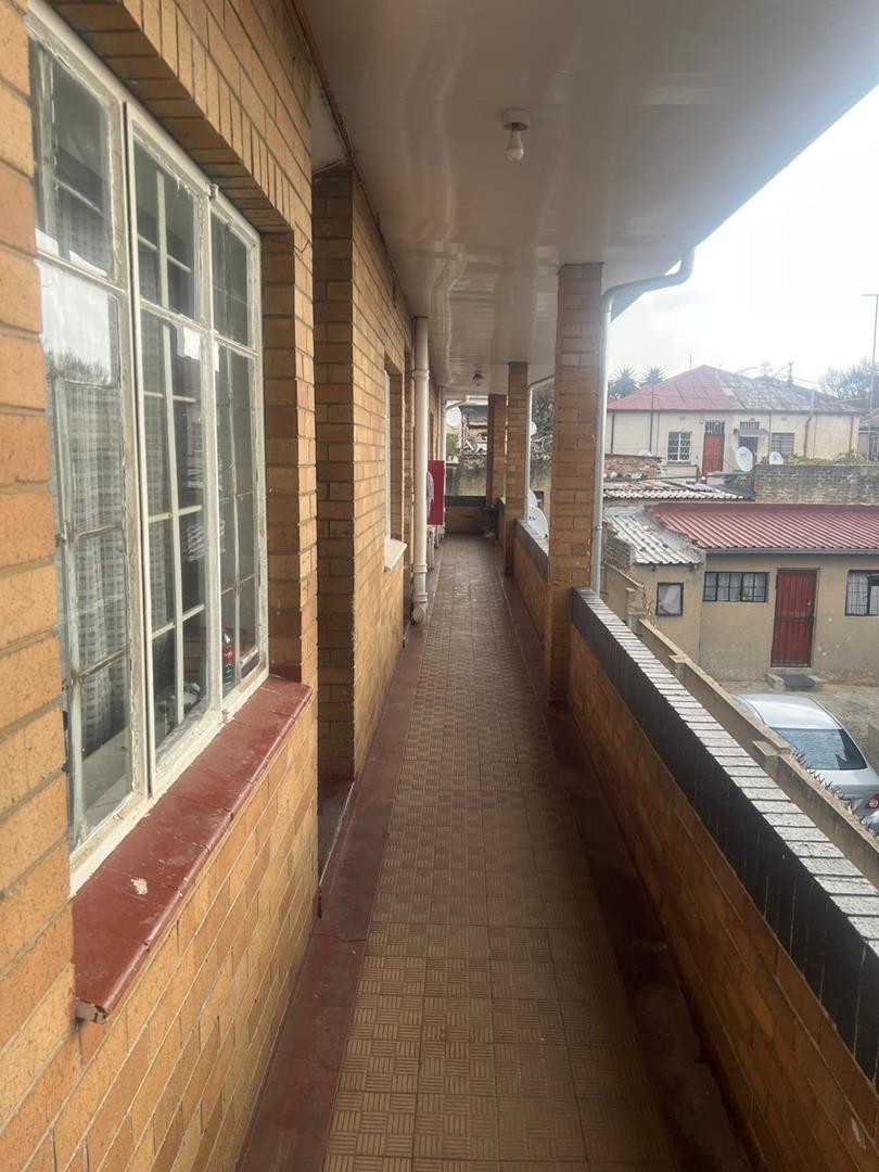 To Let 2 Bedroom Property for Rent in Rosettenville Gauteng