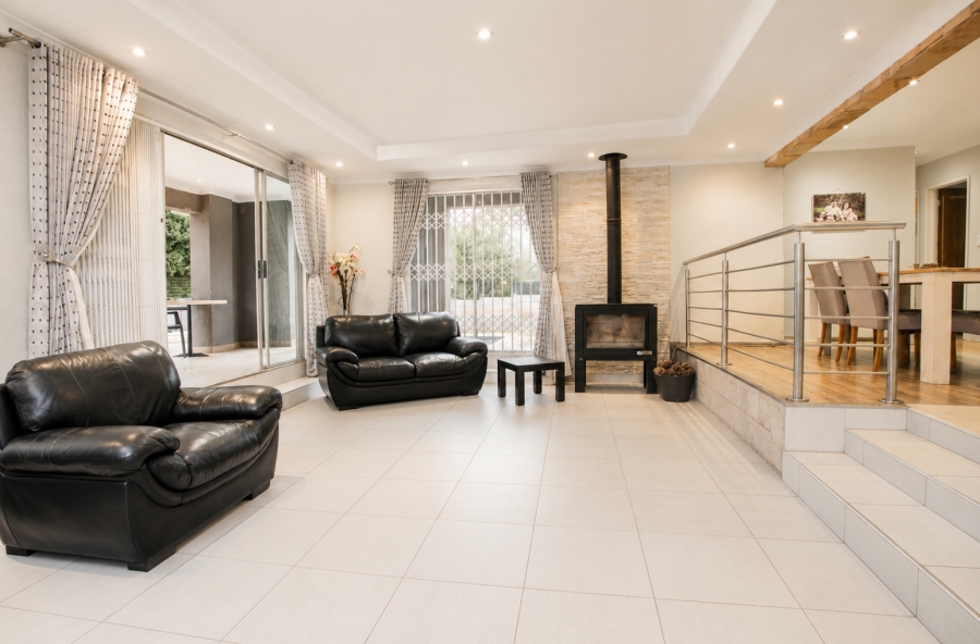 4 Bedroom Property for Sale in Strubensvallei Gauteng
