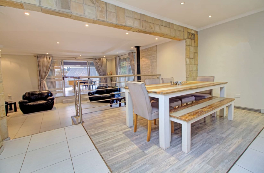 4 Bedroom Property for Sale in Strubensvallei Gauteng