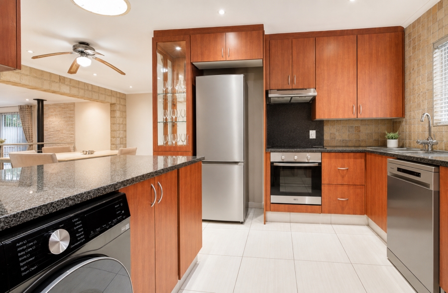 4 Bedroom Property for Sale in Strubensvallei Gauteng