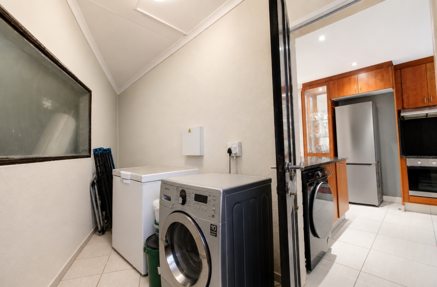 4 Bedroom Property for Sale in Strubensvallei Gauteng