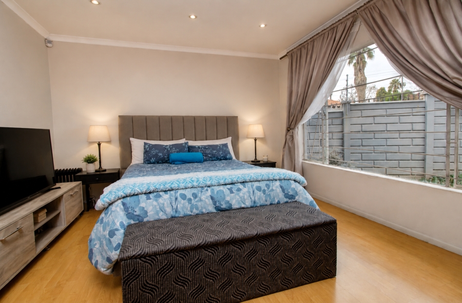 4 Bedroom Property for Sale in Strubensvallei Gauteng