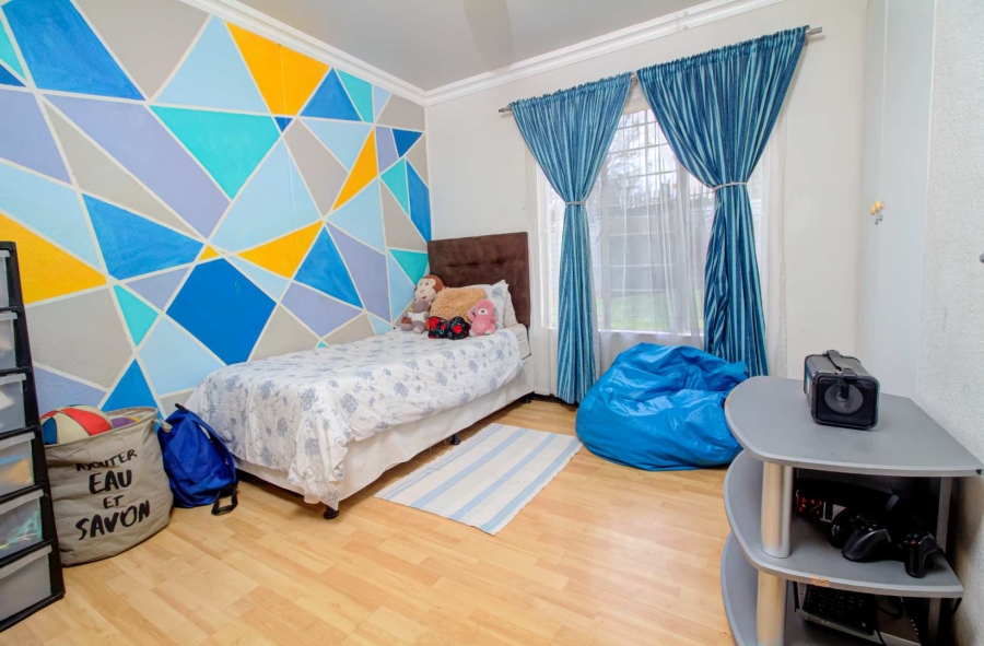 4 Bedroom Property for Sale in Strubensvallei Gauteng