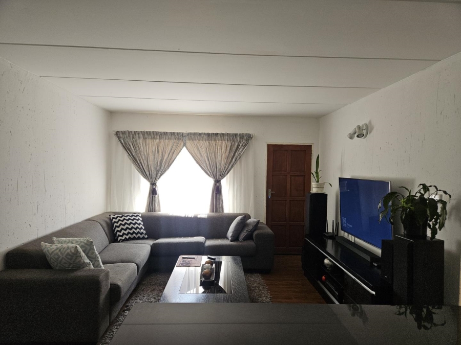To Let 2 Bedroom Property for Rent in Terenure Gauteng