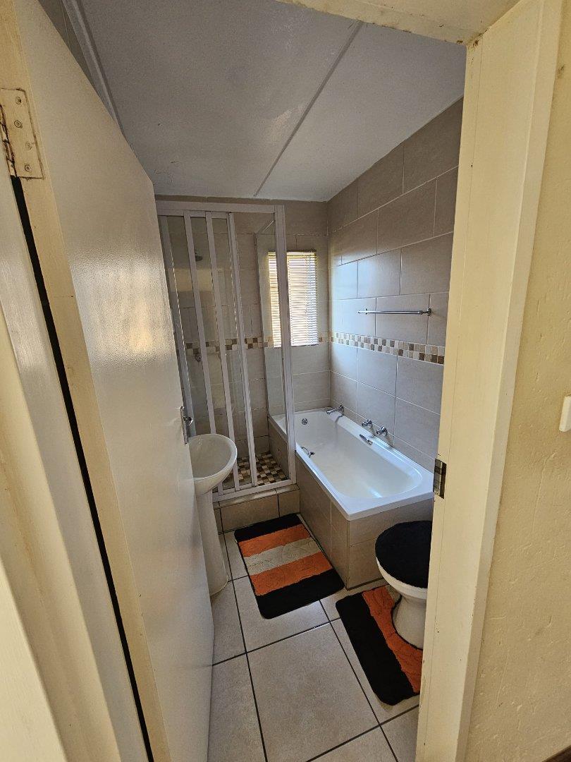 To Let 2 Bedroom Property for Rent in Terenure Gauteng