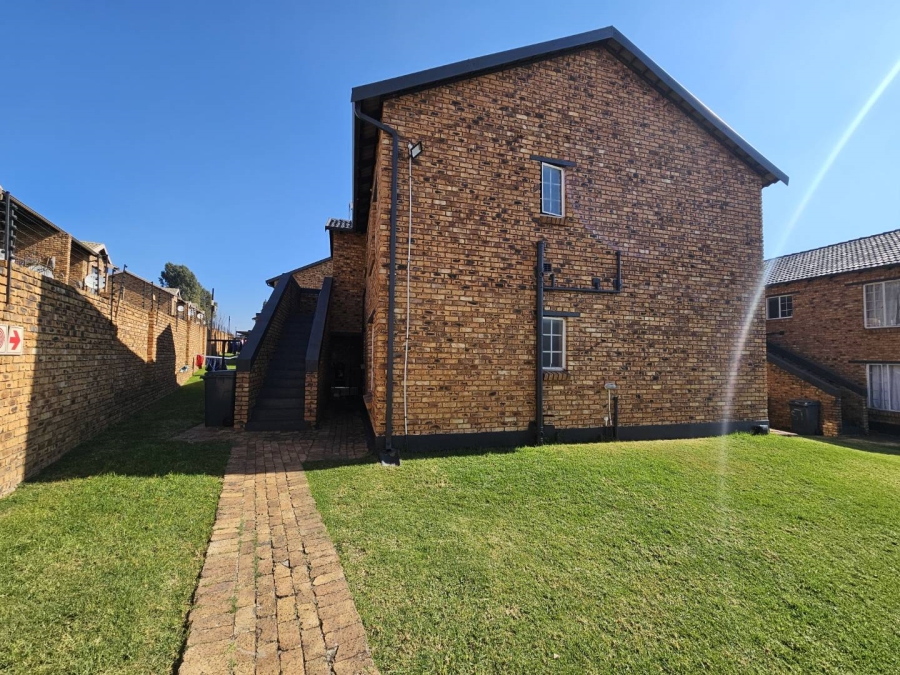 To Let 2 Bedroom Property for Rent in Terenure Gauteng