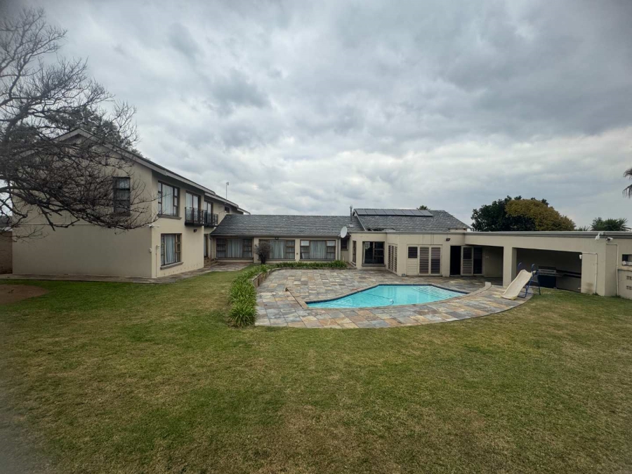 5 Bedroom Property for Sale in Oakdene Gauteng