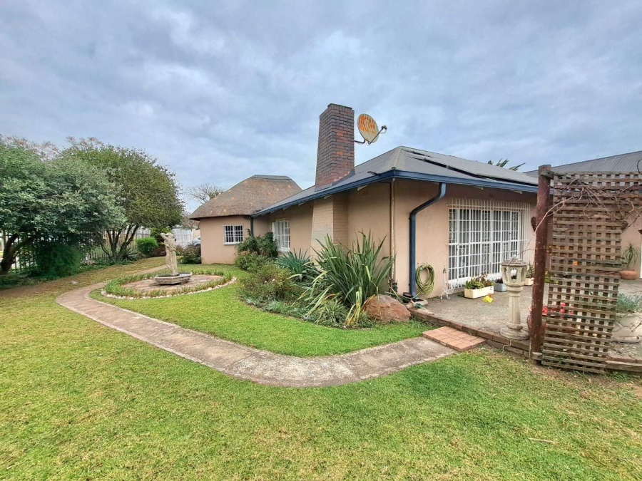 4 Bedroom Property for Sale in Cinderella Gauteng