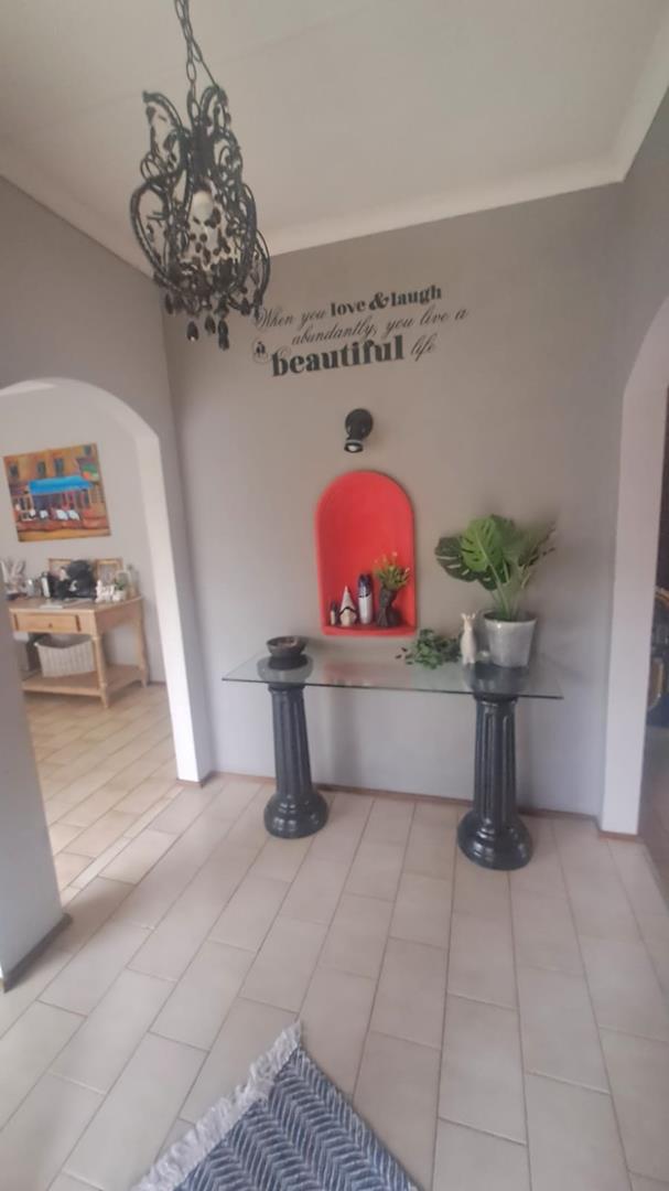 5 Bedroom Property for Sale in Wingate Park Gauteng