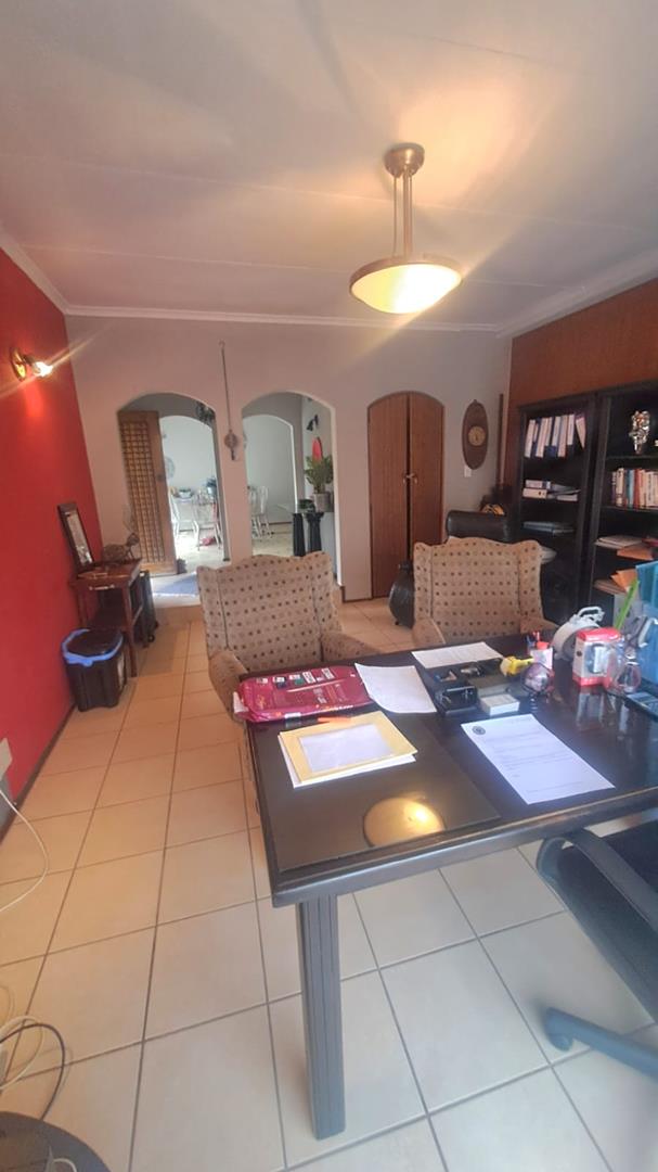 5 Bedroom Property for Sale in Wingate Park Gauteng