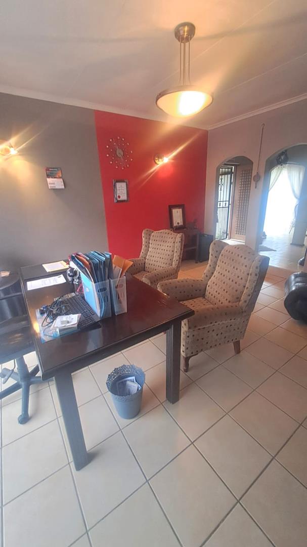 5 Bedroom Property for Sale in Wingate Park Gauteng