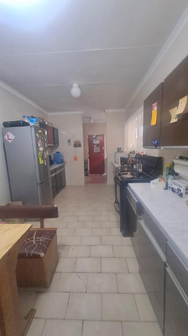 5 Bedroom Property for Sale in Wingate Park Gauteng