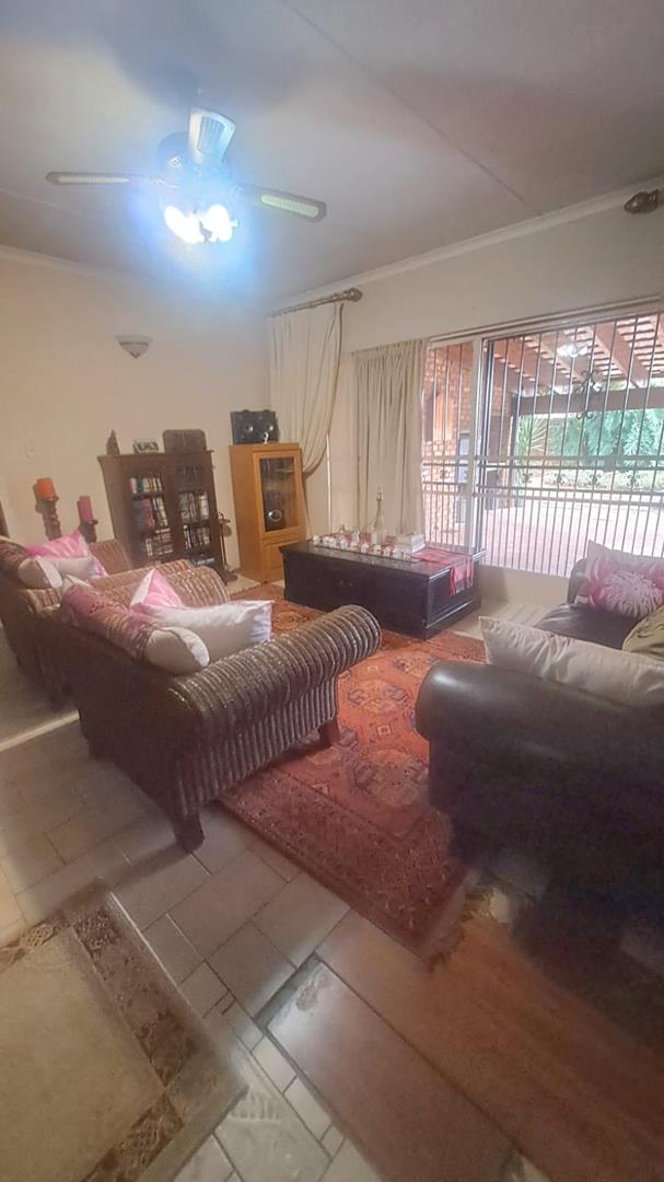 5 Bedroom Property for Sale in Wingate Park Gauteng