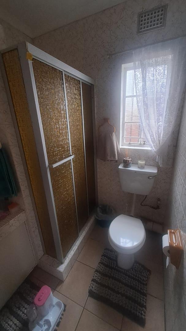 5 Bedroom Property for Sale in Wingate Park Gauteng