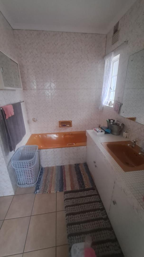 5 Bedroom Property for Sale in Wingate Park Gauteng
