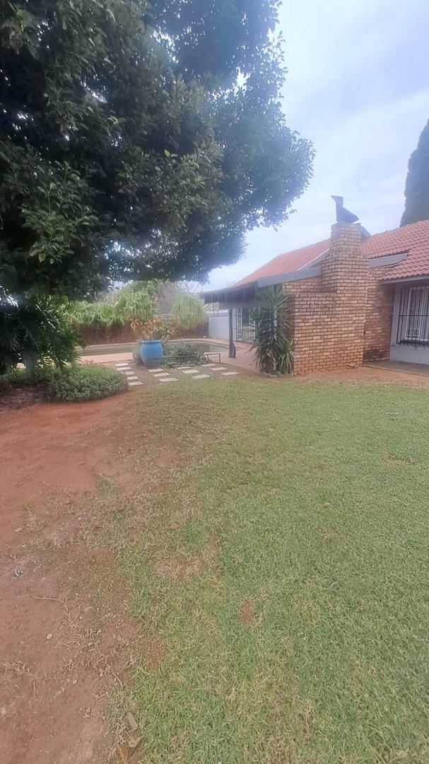 5 Bedroom Property for Sale in Wingate Park Gauteng