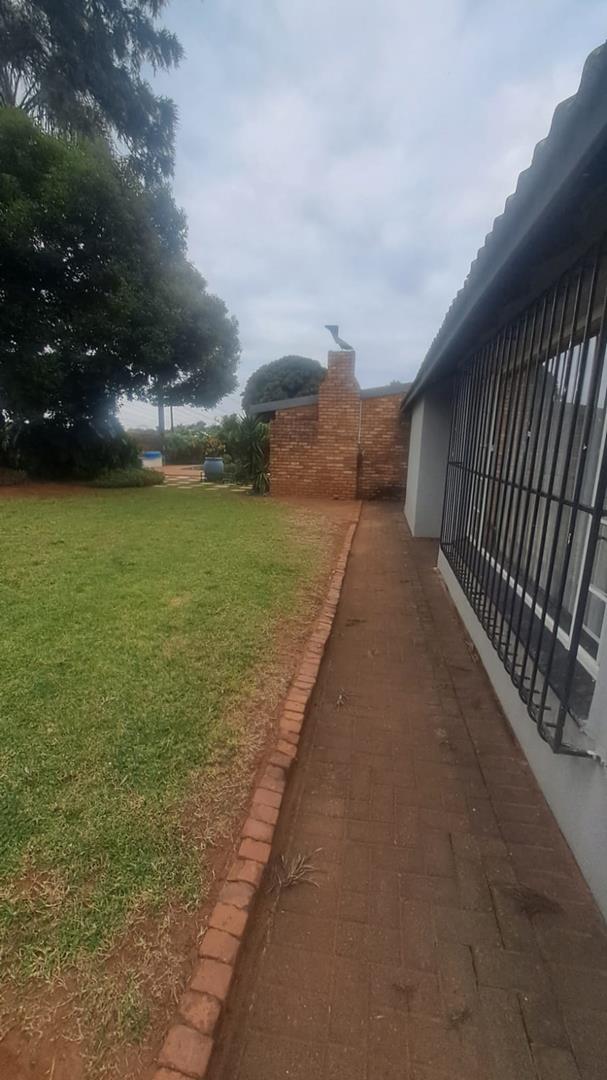 5 Bedroom Property for Sale in Wingate Park Gauteng