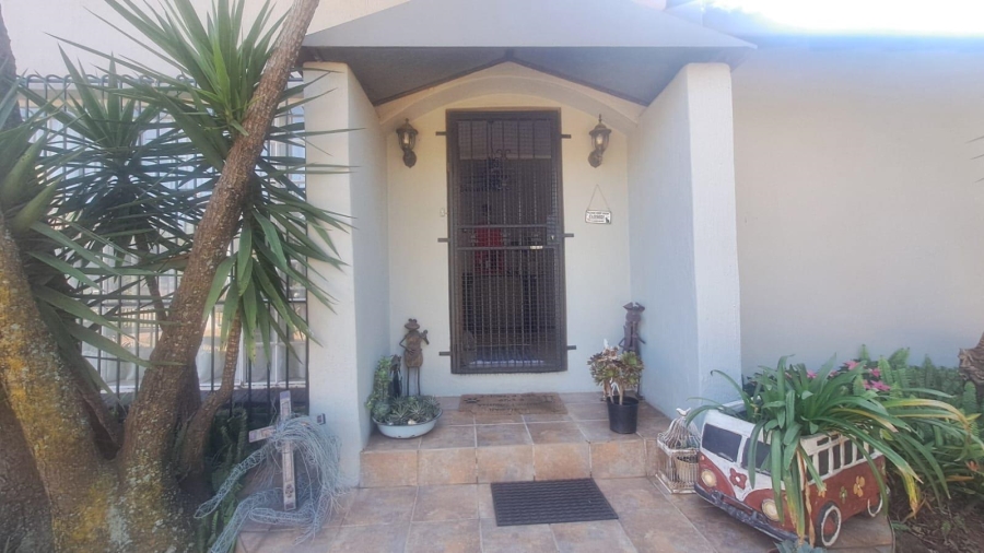 5 Bedroom Property for Sale in Wingate Park Gauteng