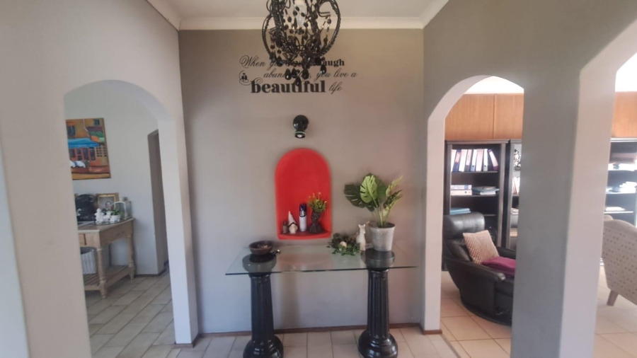 5 Bedroom Property for Sale in Wingate Park Gauteng