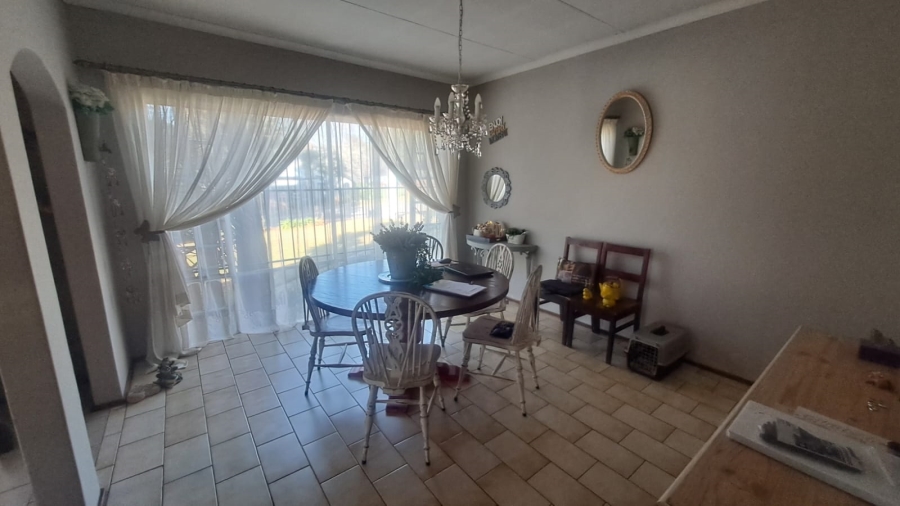 5 Bedroom Property for Sale in Wingate Park Gauteng