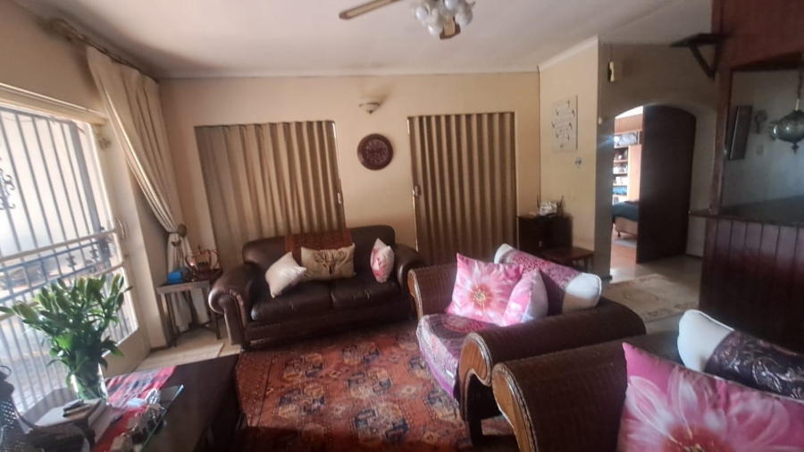 5 Bedroom Property for Sale in Wingate Park Gauteng
