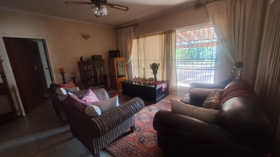 5 Bedroom Property for Sale in Wingate Park Gauteng