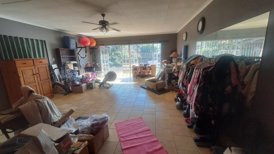 5 Bedroom Property for Sale in Wingate Park Gauteng