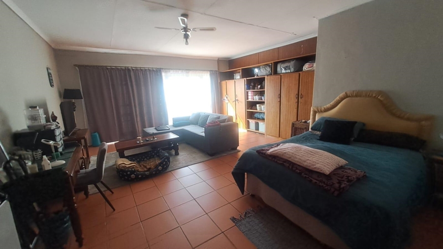 5 Bedroom Property for Sale in Wingate Park Gauteng