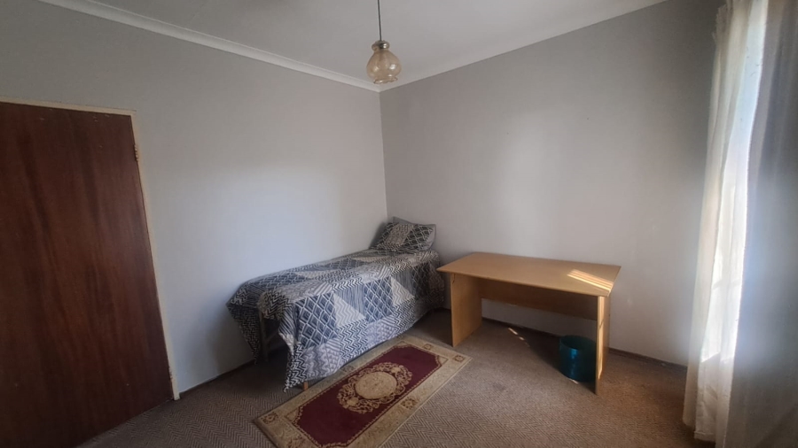 5 Bedroom Property for Sale in Wingate Park Gauteng